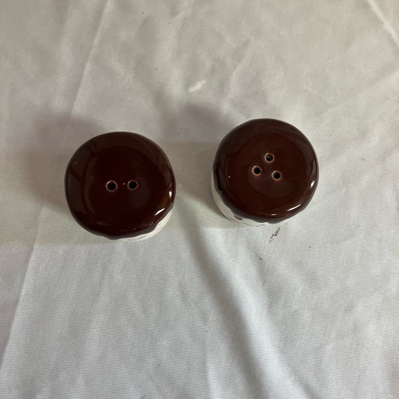 Cute Chocolate Drip Marshmallow Salt and Pepper Shakers - Picture 5 of 7